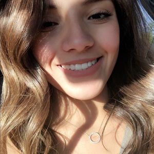 Meet your Posher, Daniela